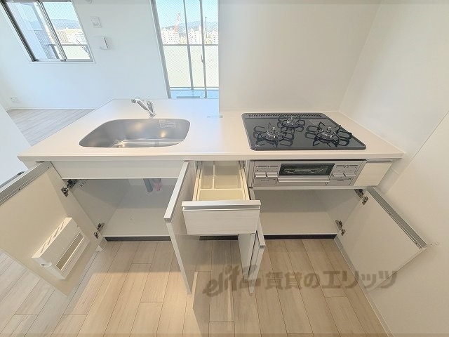 キッチン　下部収納