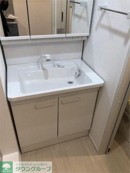 洗面設備　※反転タイプ有り　２階の写真です　現況優先