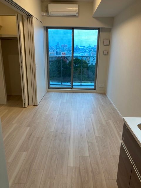 居室・リビング　☆明るい居間☆