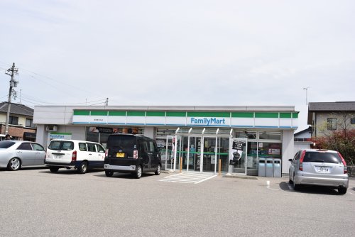 コンビニ　ファミリーマート 砺波東石丸店（コンビニ）まで1479m