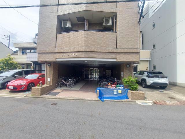 グランパス豊年の外観写真