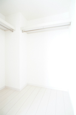 収納　ウォークインクローゼットで楽々収納