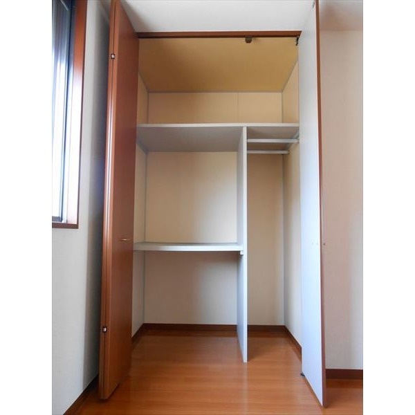 収納　※入居中のため同間取の別室写真