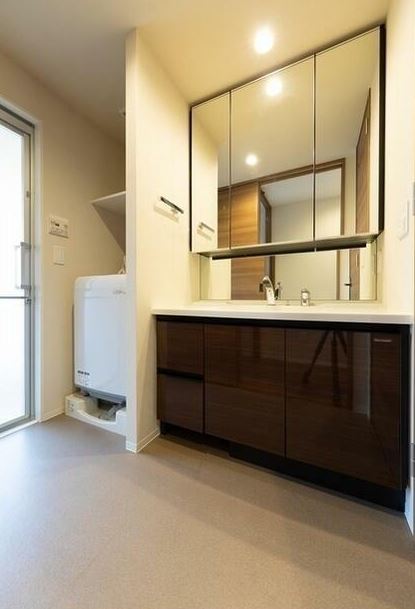 洗面設備　※別部屋の参考写真です。