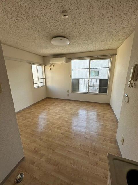 居室・リビング　※同物件別号室（イメージ）