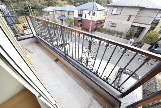 バルコニー　明るいバルコニー