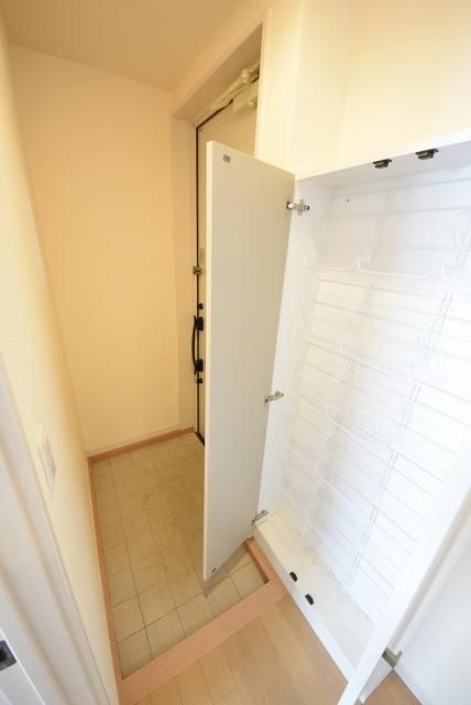 玄関　たっぷりシューズボックス