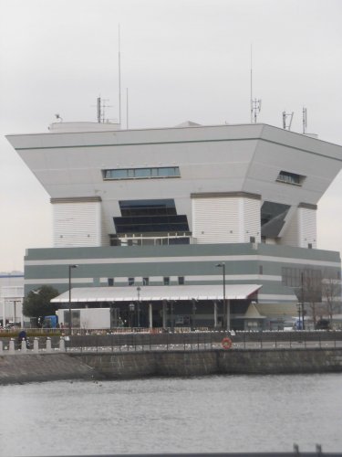 飲食店　大さん橋ホール（飲食店）まで7743m