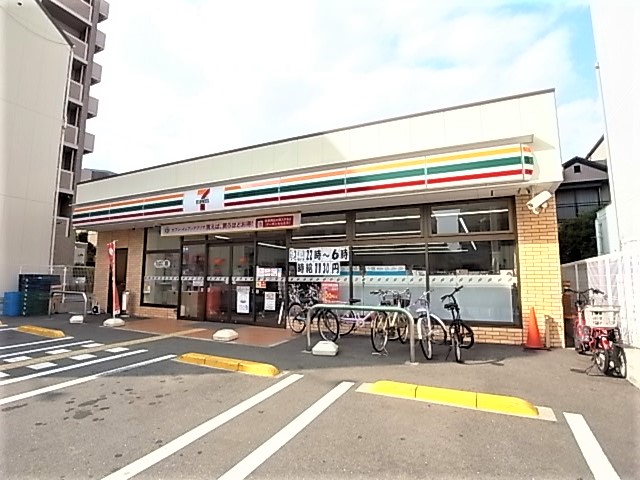 コンビニ　セブンイレブン 神戸田中町4丁目店（コンビニ）まで637m
