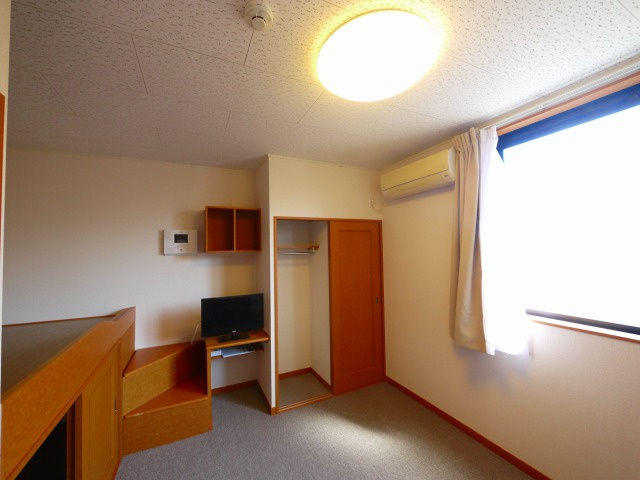 居室・リビング　コンパクトで使いやすい洋室です