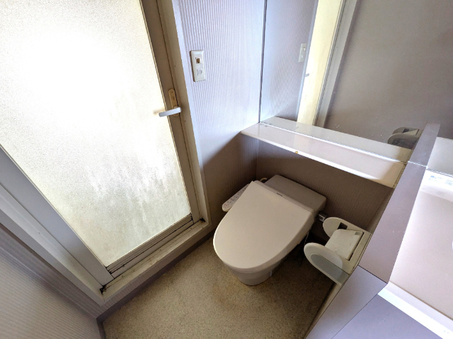 洗面設備　＊別号室参考写真です