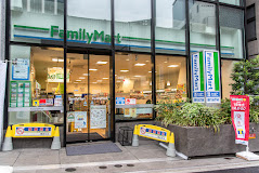 コンビニ　ファミリーマート 渋谷警察東店（コンビニ）まで27m