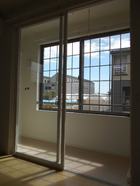 バルコニー　南面サンルーム（１．９畳）・照明設備あり