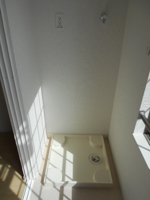 その他　屋内洗濯機置場完備