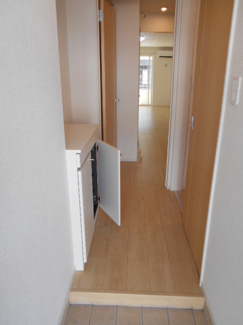 玄関　シューズボックス完備