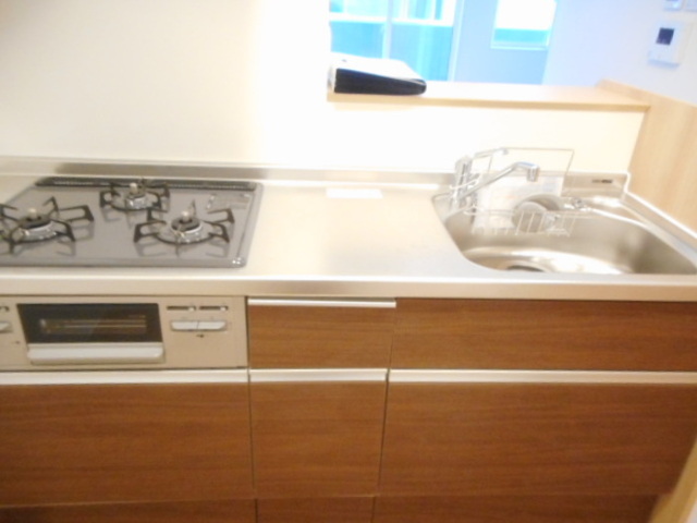 キッチン　対面式３口ガスコンロ付システムキッチン