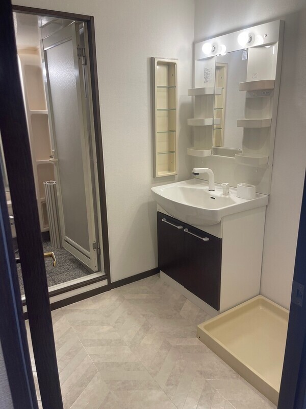 洗面設備　独立洗面台で身支度をすべて済ませてしまいましょう