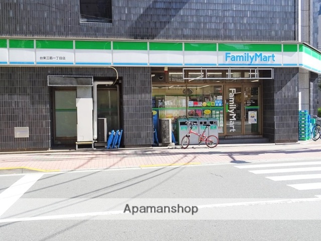 コンビニ　ファミリーマート台東三筋一丁目店（コンビニ）まで375m