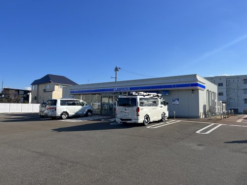 コンビニ　ローソン 上越中通町店（コンビニ）まで526m