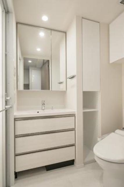 洗面設備　※写真は同タイプ住戸です。