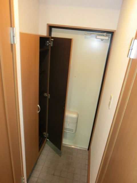 玄関　大きなシューズボックス