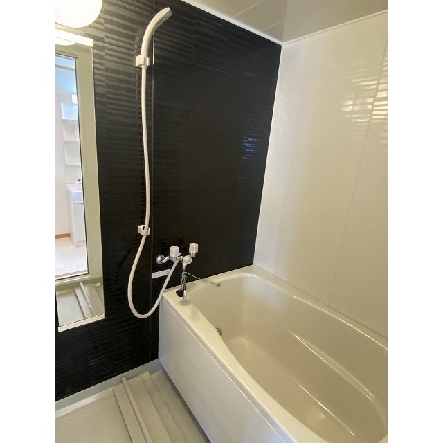 バス・シャワールーム　追焚機能つき　※イメージ・間取り反転あり