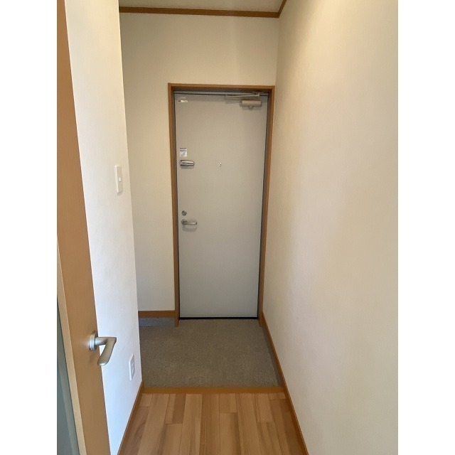 玄関　※イメージ・間取り反転あり