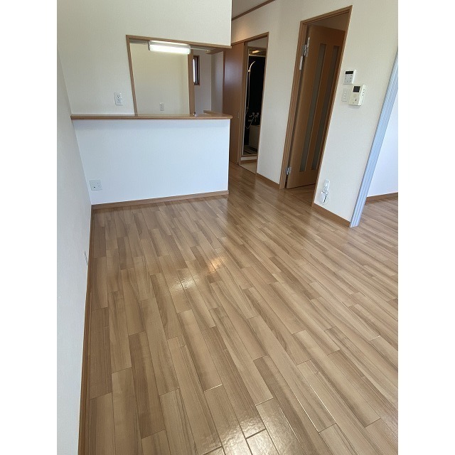 居室・リビング　ＬＤＫ１１帖　※イメージ・間取り反転あり