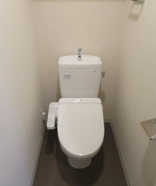 トイレ　※反転間取り参考写真