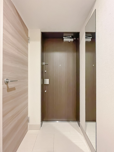 玄関　※写真は同タイプ住戸です。