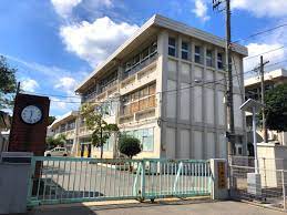 小学校　流山市立東小学校（小学校）まで300m