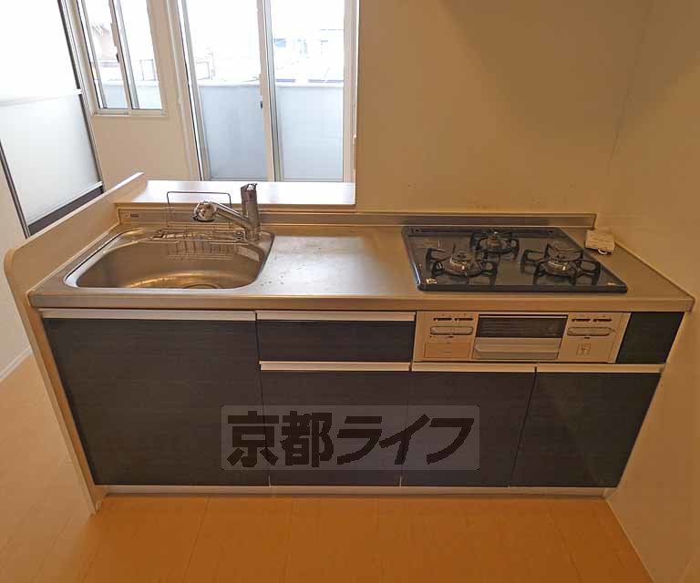 キッチン　キッチンスペース充実してます・