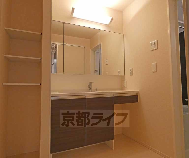 洗面設備　独立洗面台です・