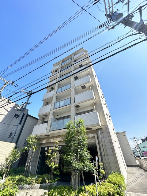 建物外観　引き締まったシックな佇まい♪