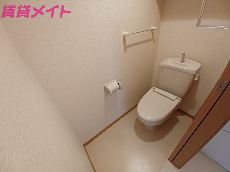 トイレ　同型参考写真