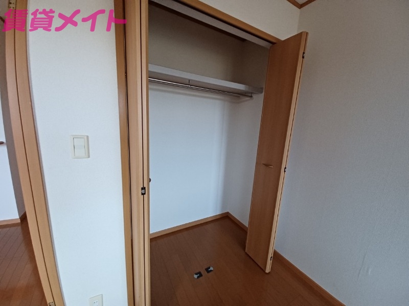 収納　同型参考写真