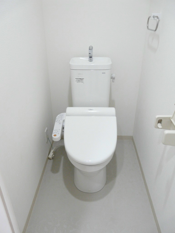 トイレ　ウォシュレットついてます