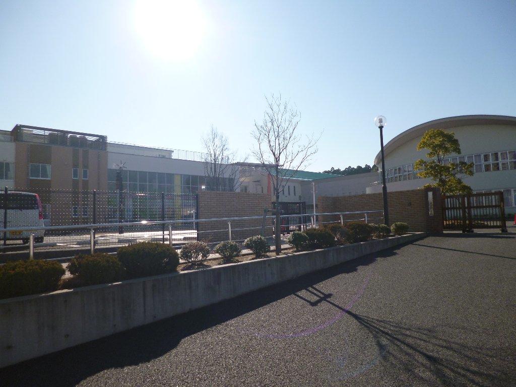 小学校　成田市立公津の杜小学校（小学校）まで481m