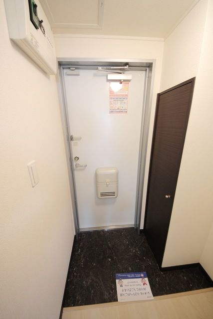 玄関　★見学希望等はタウンハウジング中央林間店までお気軽に♪★