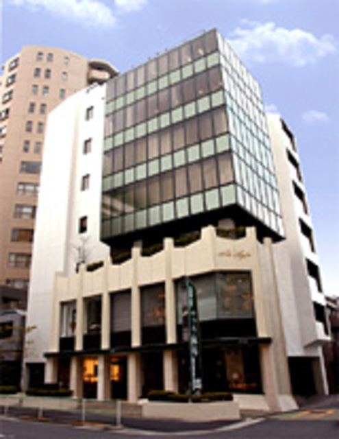 ホームセンター　（株）サァラ麻布（ホームセンター）まで693m
