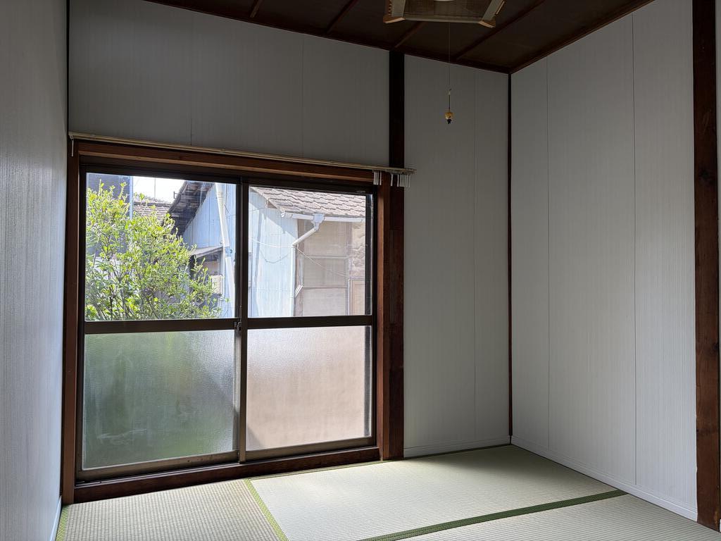 中畝5丁目若月貸家の居間写真