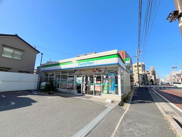 コンビニ　ファミリーマート（コンビニ）まで300m