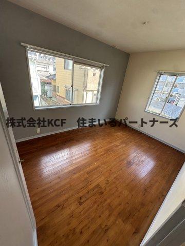 居室・リビング　こちらの居間で趣味の時間をお楽しみください