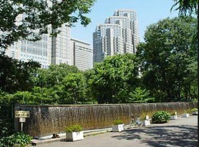 公園　新宿中央公園（公園）まで608m