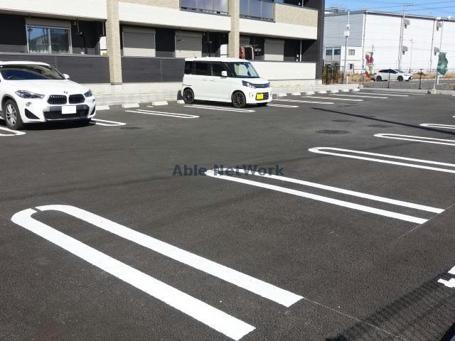 駐車場　駐車場