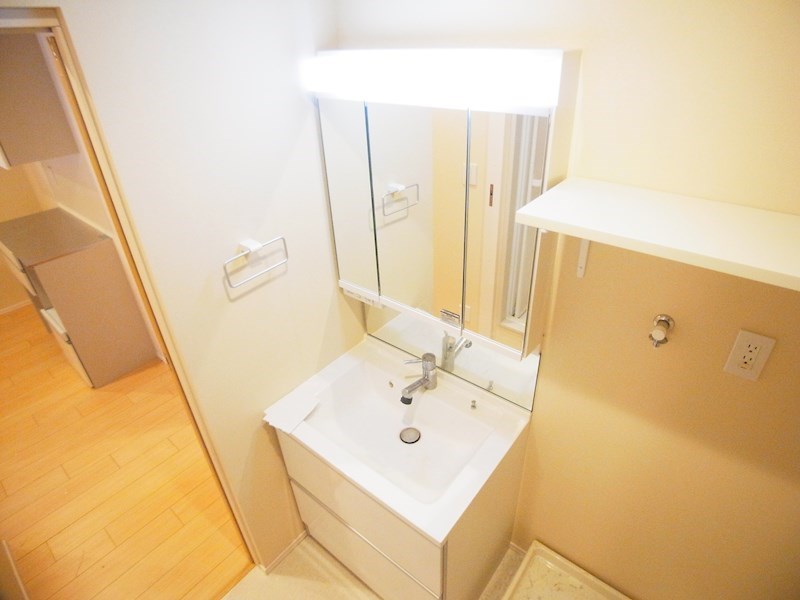 洗面設備　同一物件別部屋写真