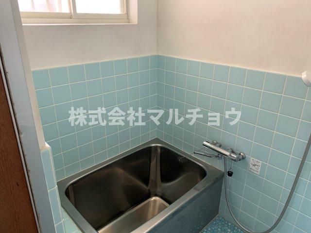 バス・シャワールーム　落ち着いた空間のお風呂です