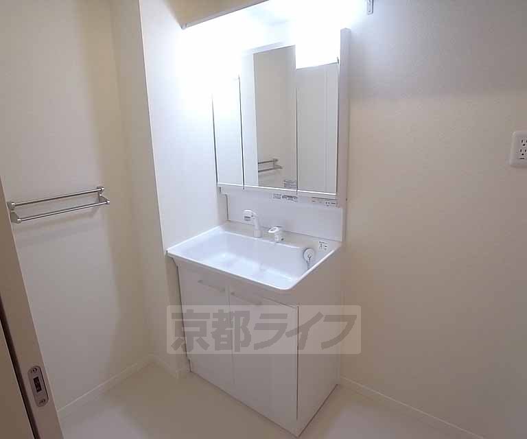 洗面設備　使いやすいサイズです