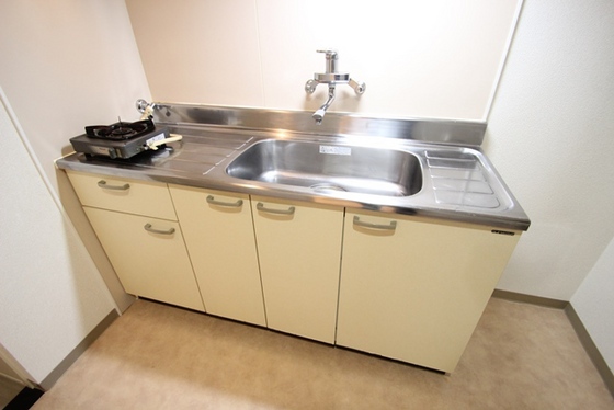 キッチン　※他部屋の写真です。現況優先