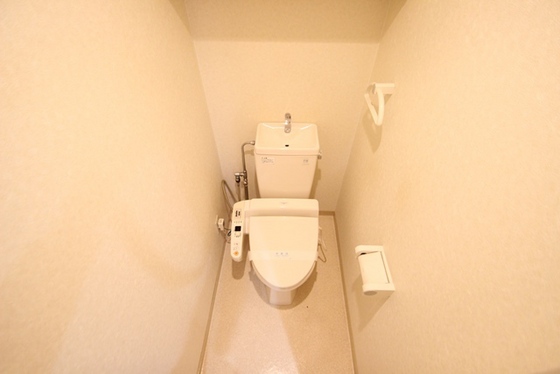 トイレ　※他部屋の写真です。現況優先